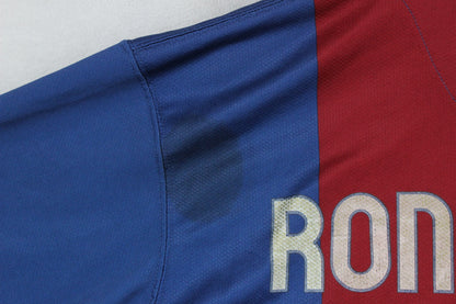 Mens Barcelona 2006-07 Football Shirt #10 Ronaldinho