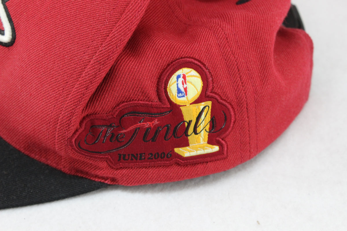 Mens Miami Heat Snapback Cap Nba 2006 Finals