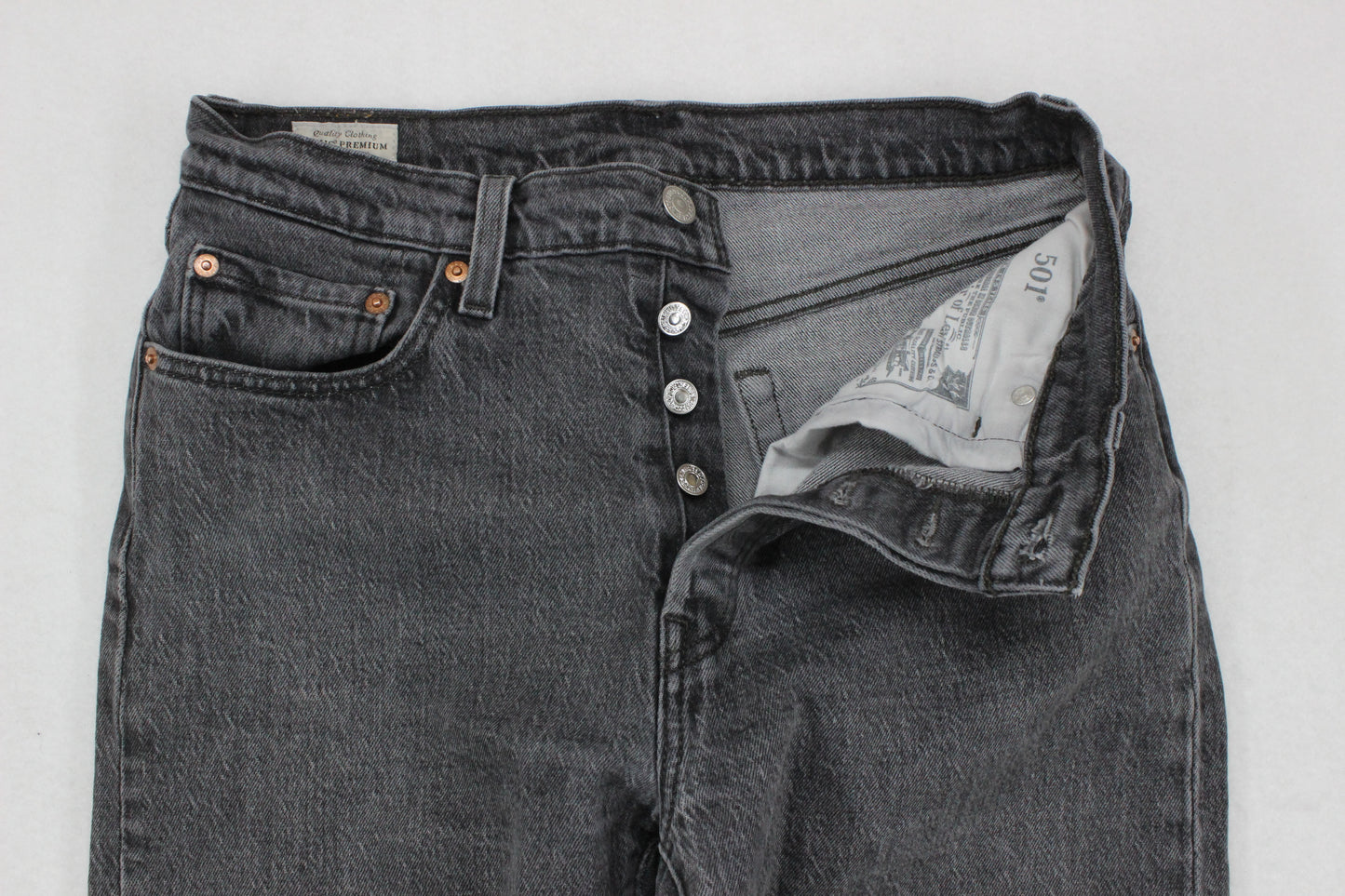 Womens 501 Jeans Classic Fit Straight